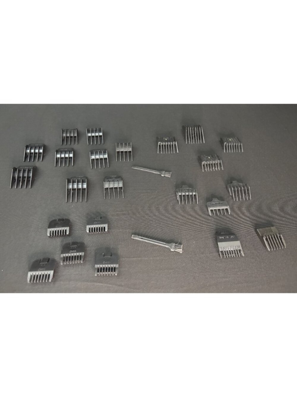 Various Clippers & Wahl Hair Clipper Guide Comb Cleaning Trimmer Brushes (23) - Picture 3 of 8